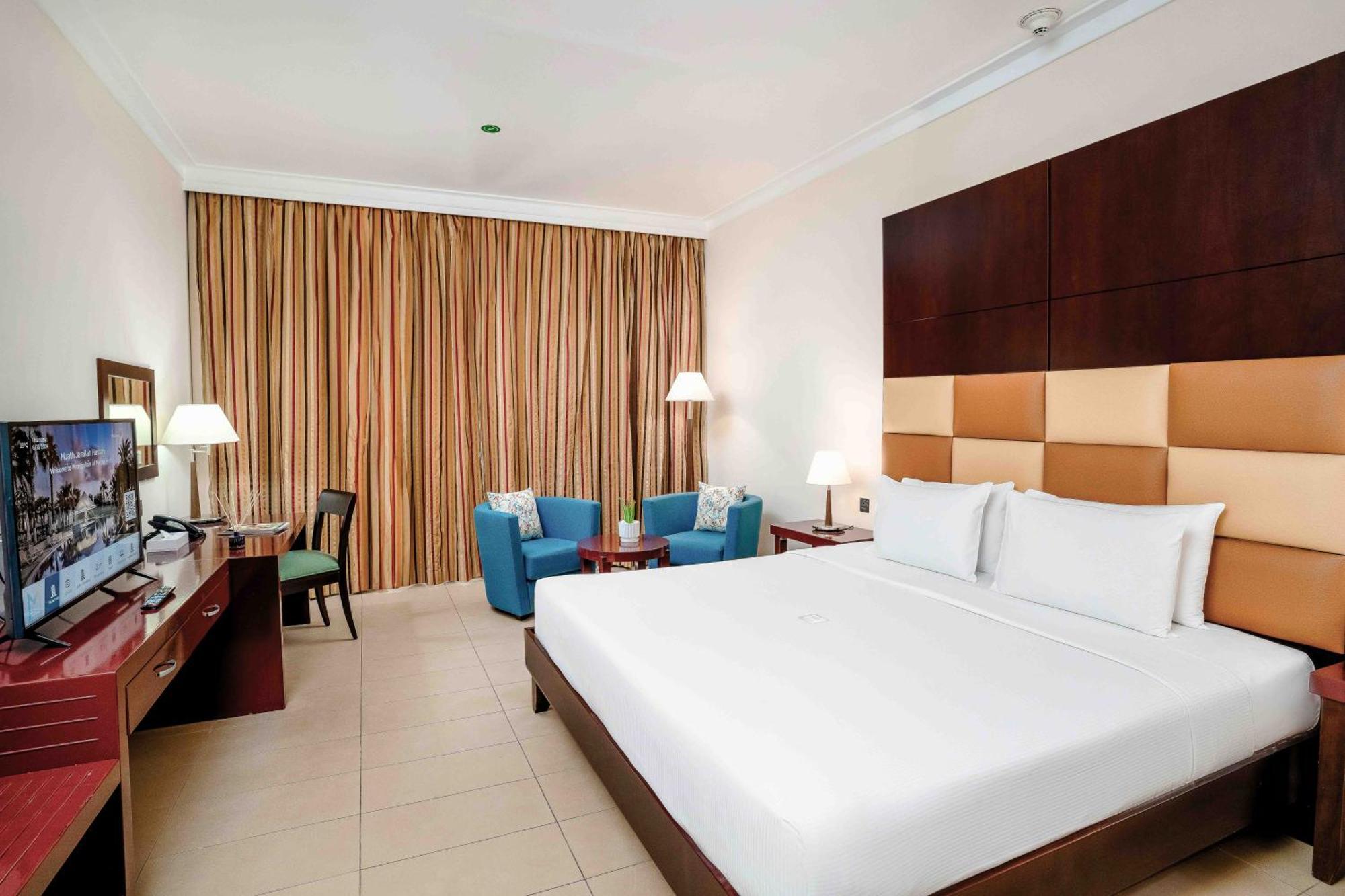 Metropolitan Al Mafraq Hotel Abu Dhabi Exterior foto